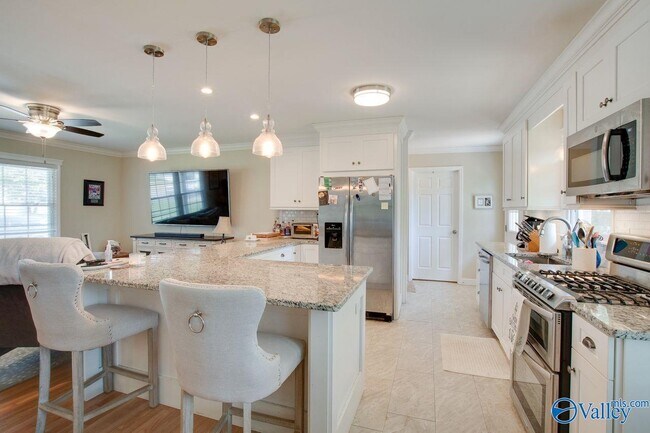 Building Photo - 215 Drake Ave SW