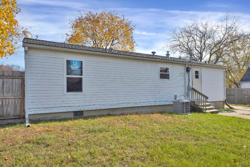 Building Photo - 264 Dakota Ave