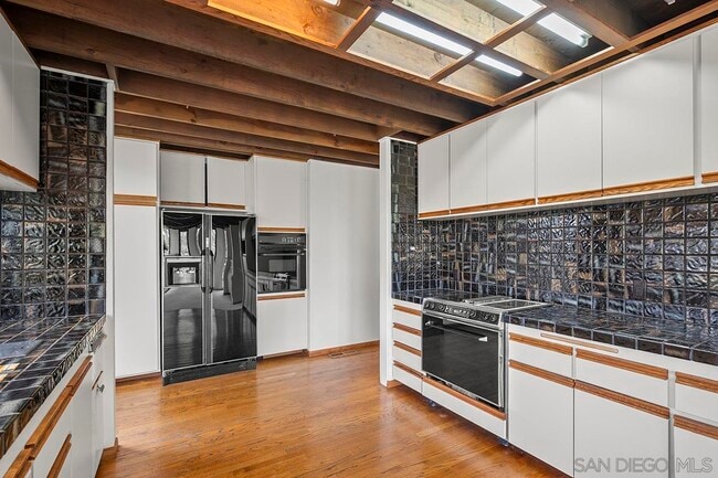 Building Photo - 13070 Via Grimaldi