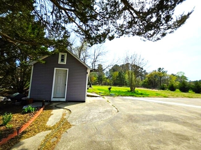 Building Photo - 25711 Delmar Rd