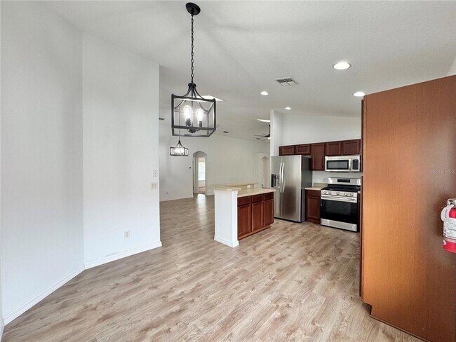Building Photo - 502 Viola Dr
