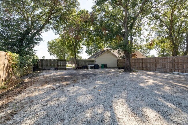 Building Photo - 15602 Oleta Ln
