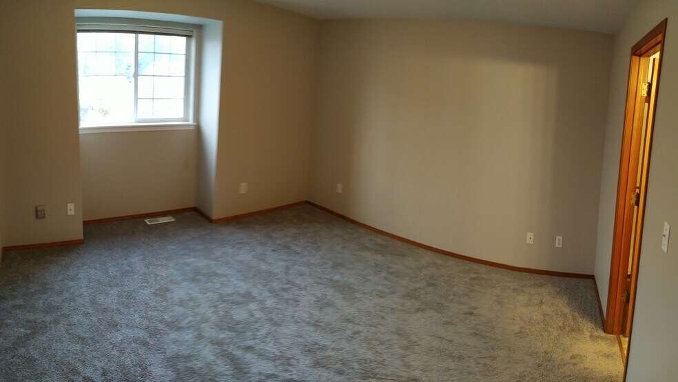 Building Photo - 18901 24th Ave W