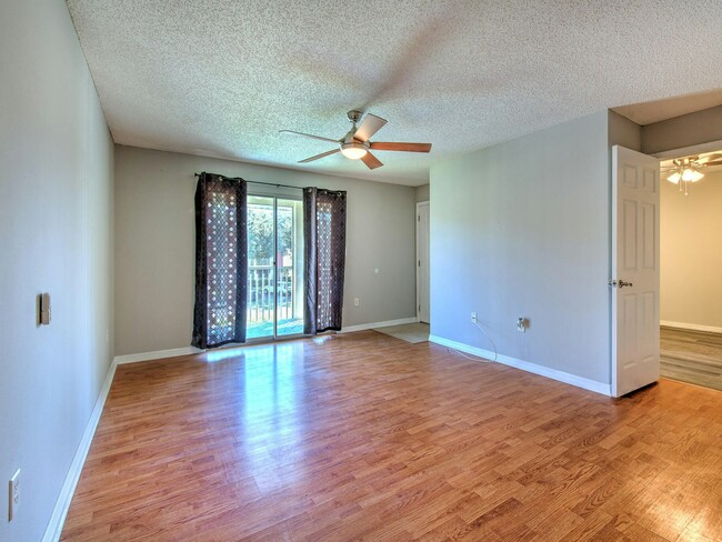 Building Photo - 209 Lake Brook Cir