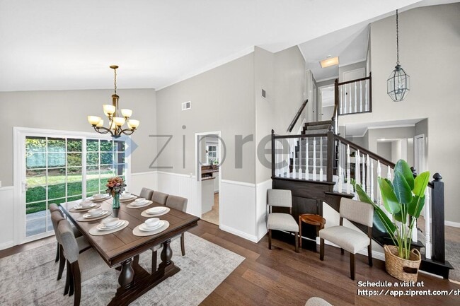 Building Photo - 353 S Heatherstone St