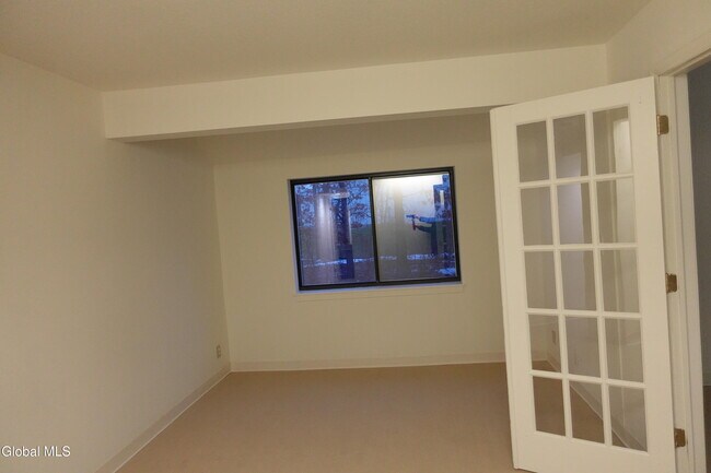 Building Photo - 10 Residence Inn Dr