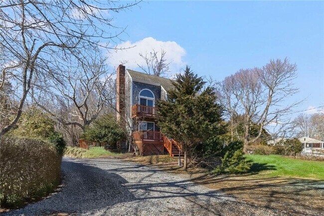 Building Photo - 1059 E Shore Rd