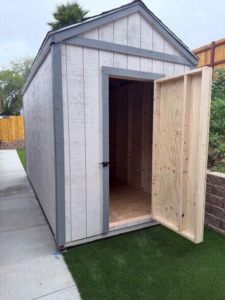 Building Photo - 2214 Finch Ln