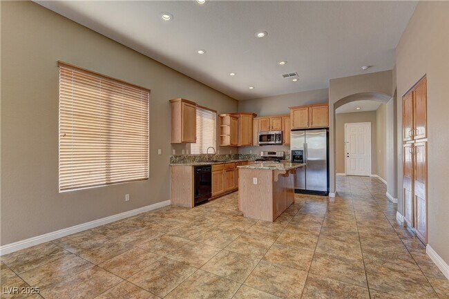 Building Photo - 10876 Scamadella St