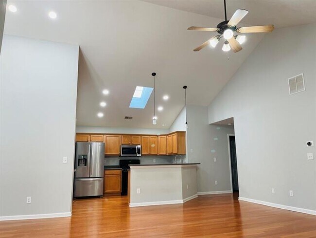 Building Photo - 2335 Gateview Ct