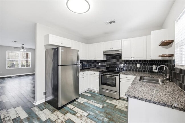 Building Photo - 103 Lilli Ln