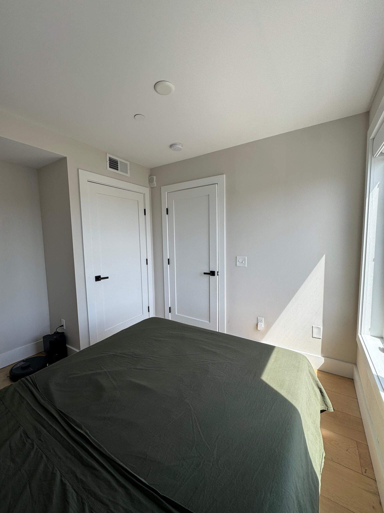 Building Photo - 919 12th St NE