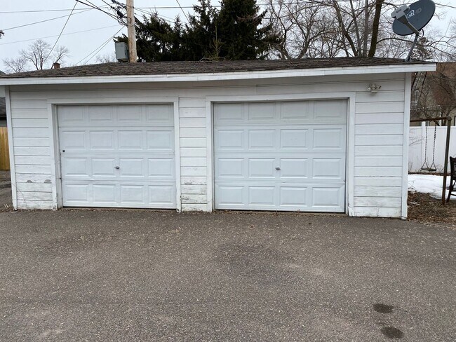Building Photo - 1130 Prospect Ave
