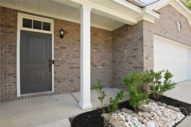 Building Photo - 11 Swallow Tail Cir