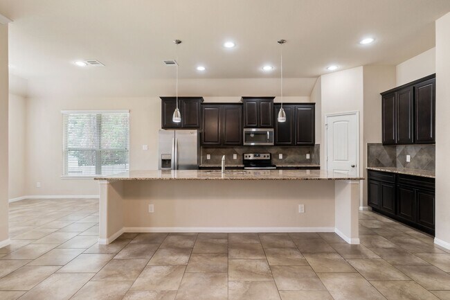 Building Photo - 13426 Raintree Dr