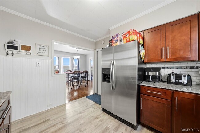 Building Photo - 226 Tacoma Ave