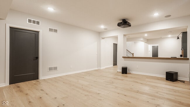 Building Photo - 15600 Woodford Dr