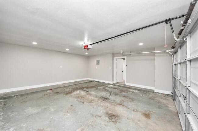 Building Photo - 14810 Scotter Dr