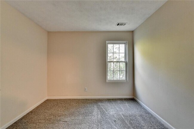 Building Photo - 3112 Sentinel Cir