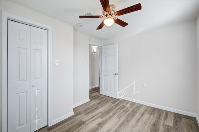 Building Photo - 207 E Bernard St