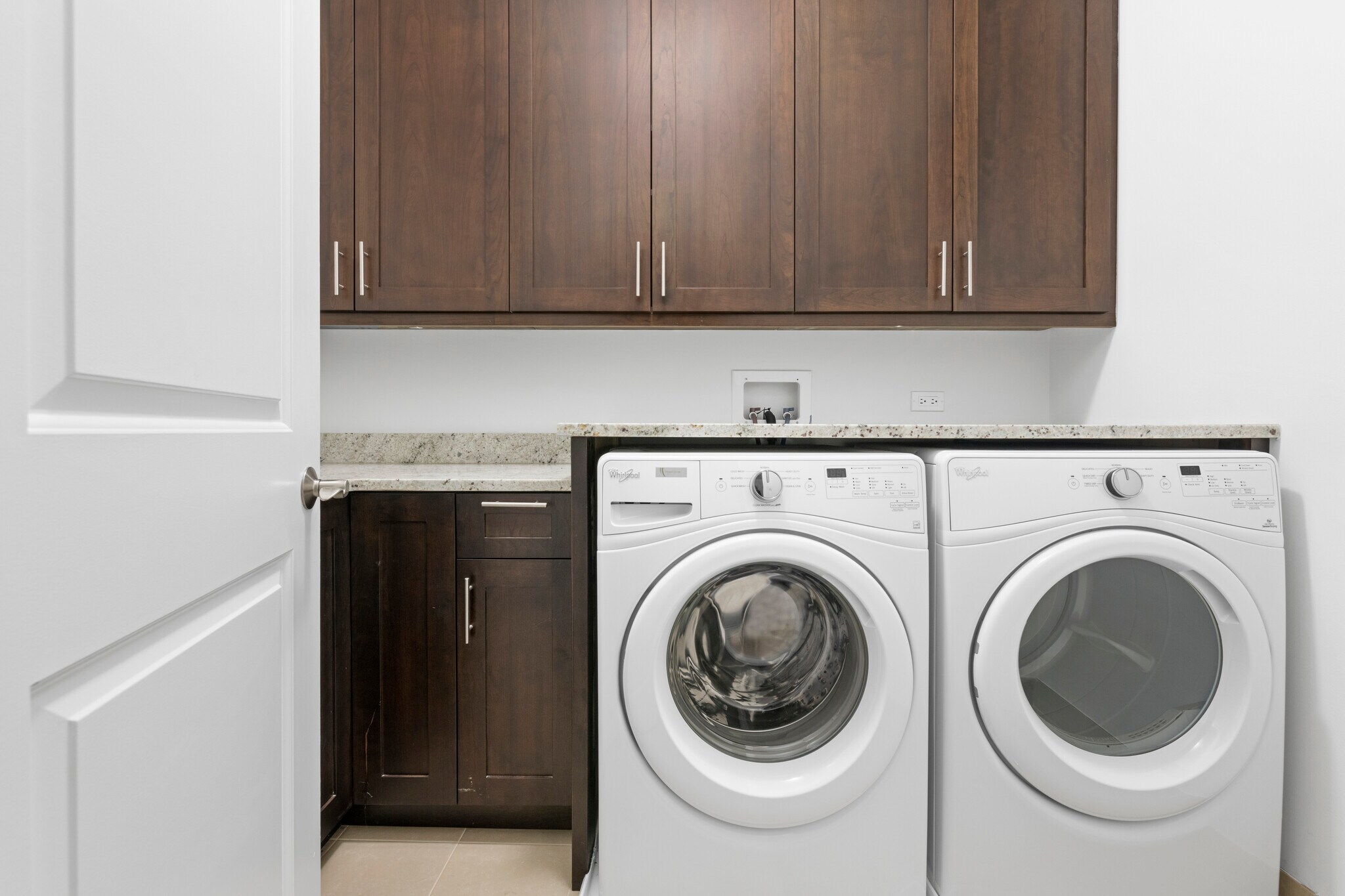 Building Photo - 1356 W Grand Ave