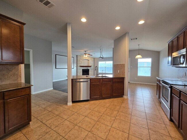 Building Photo - 2609 Red Fern Dr
