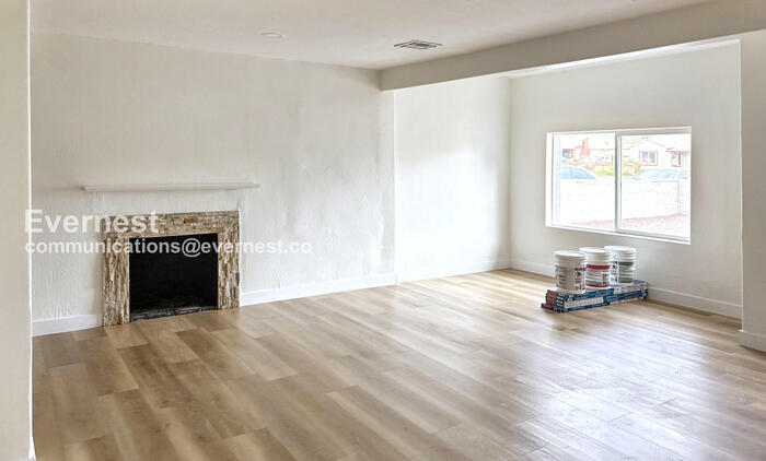 Building Photo - 2317 W Adams St