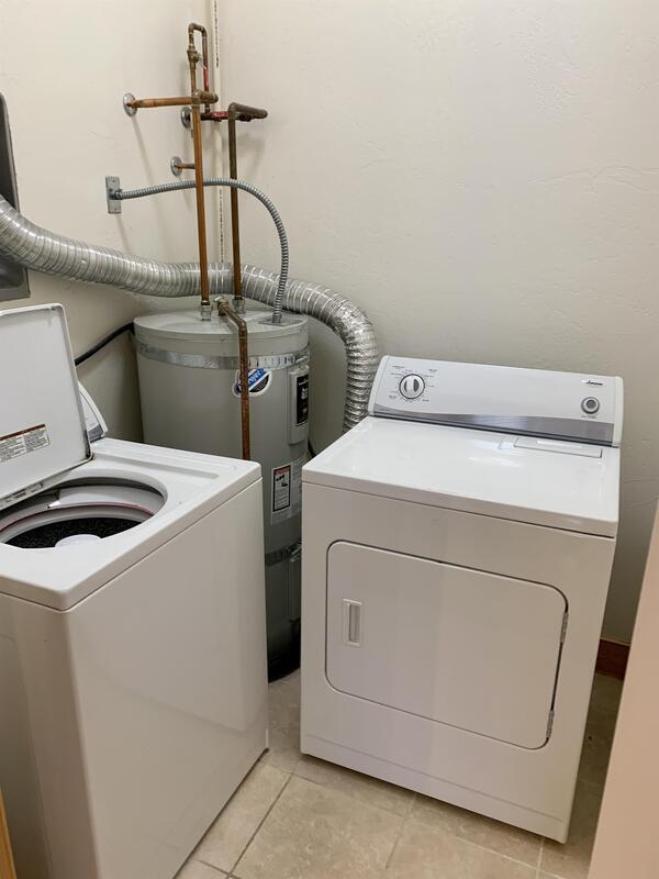 Building Photo - 636 Logan St