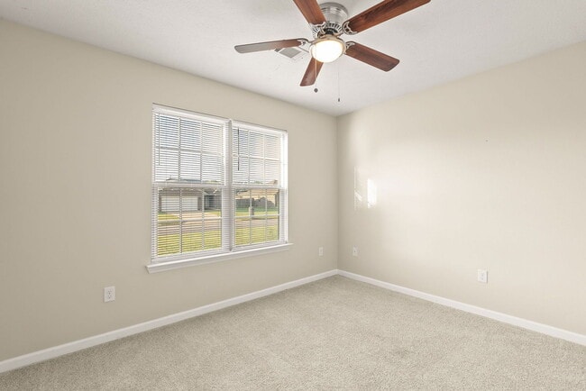 Building Photo - 1470 Angeline Dr