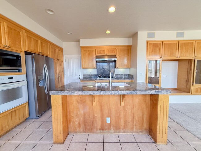 Building Photo - Spacious Milpitas 3 Bedroom 2 Bath Home