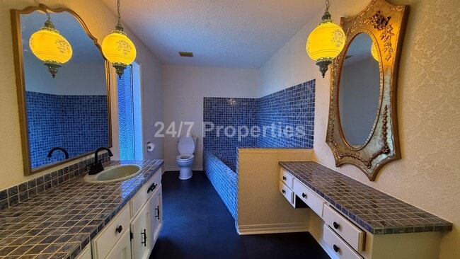 Building Photo - Sprawling 5 BD | 3 BA with Basement - Gresham