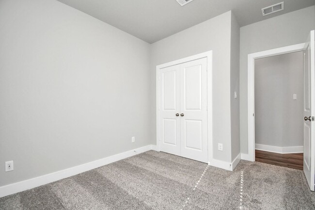 Building Photo - 21014 Bay Vlg Dr