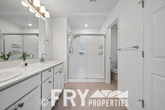 Building Photo - 3BR Home w/ Attached Garage + Easy Commute to Denver & DIA