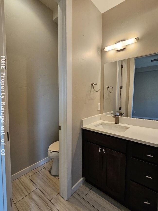 Building Photo - Beautiful 2 BR 4BA in the Highlands