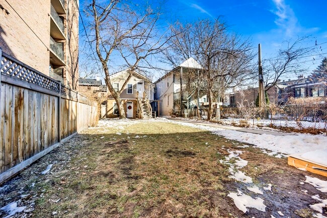 Building Photo - 2329 N Geneva Terrace