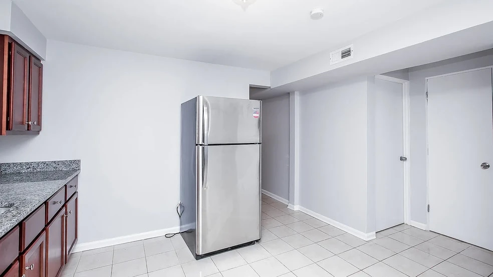 Building Photo - 5439 W Schubert Ave