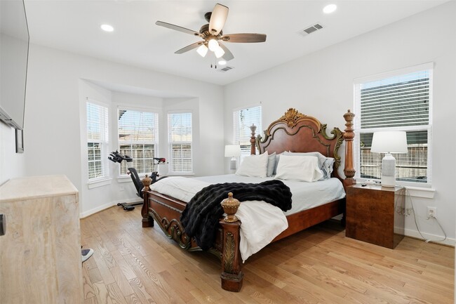 Building Photo - 2613 Lorraine St