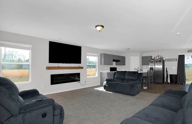 Building Photo - NEW LISTING!!!!!