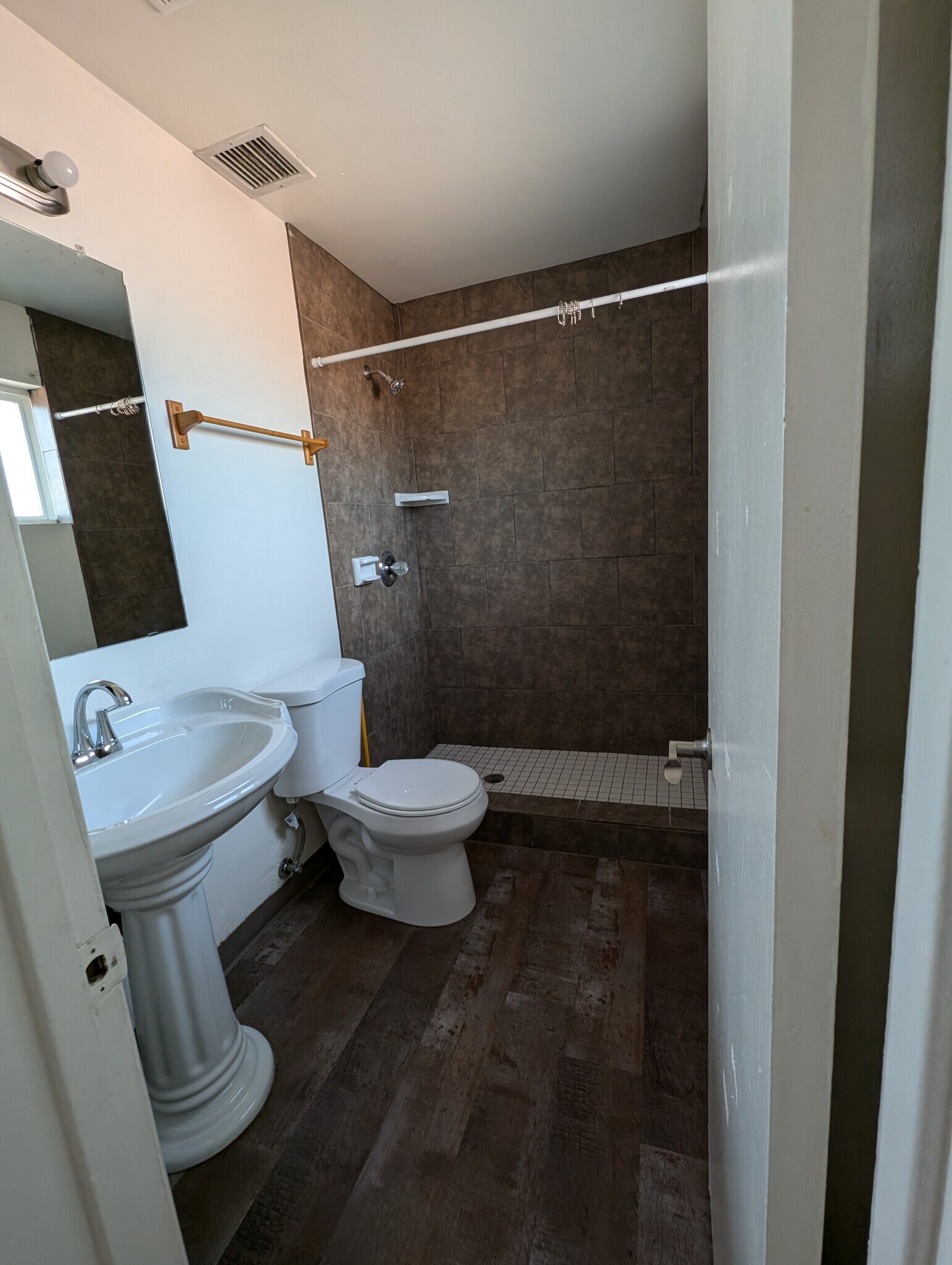 Building Photo - 1812 S Hardy Dr