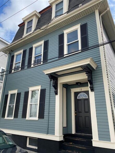 Building Photo - 13 Brighton St