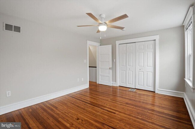 Building Photo - 220 N Orange St