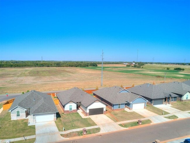 Building Photo - 8325 NW 163rd Ter