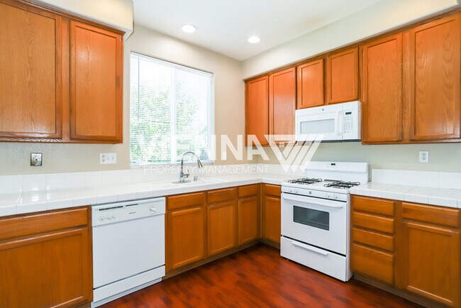 Building Photo - Spacious 4 Bedroom Home in North Natomas