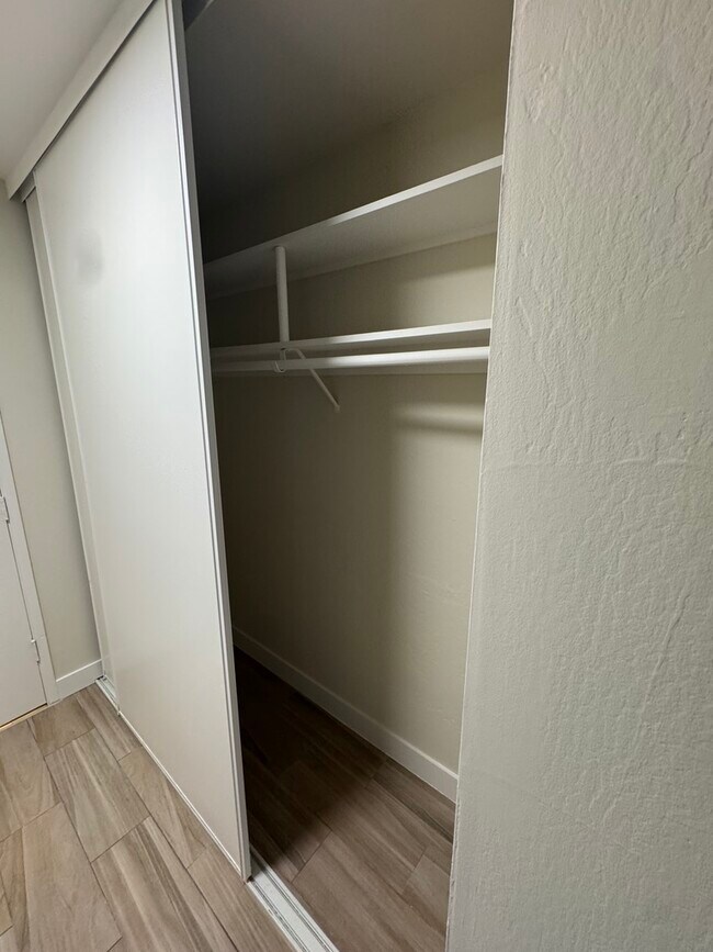 Building Photo - 1056 Grand-102