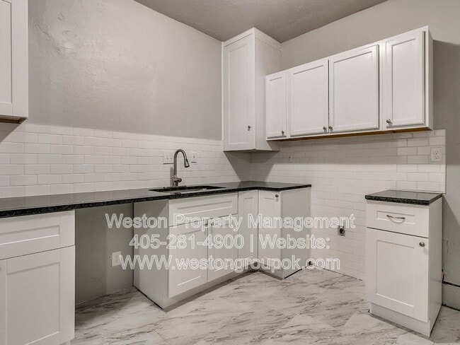 Building Photo - 1605 Cynthia Dr