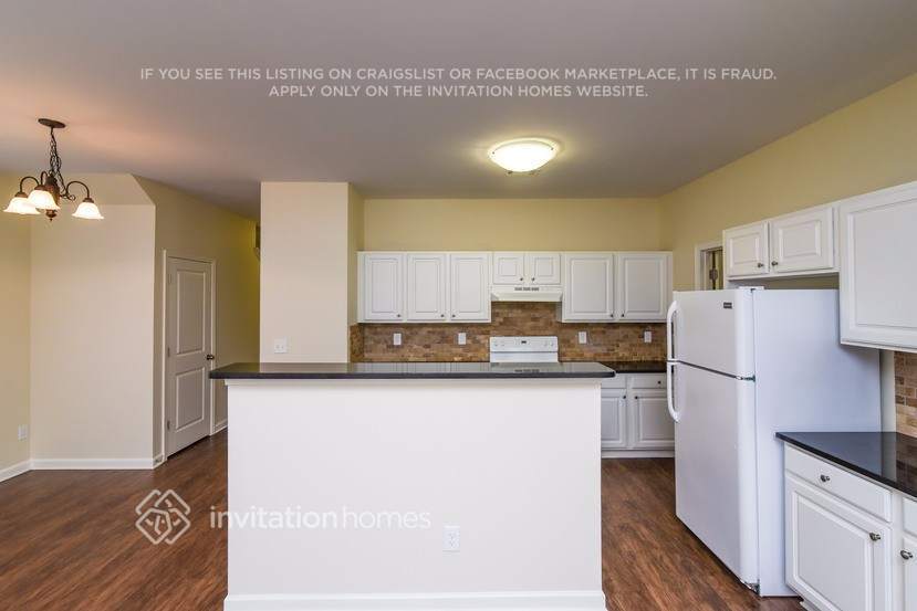 Building Photo - 4172 Oak Field Dr