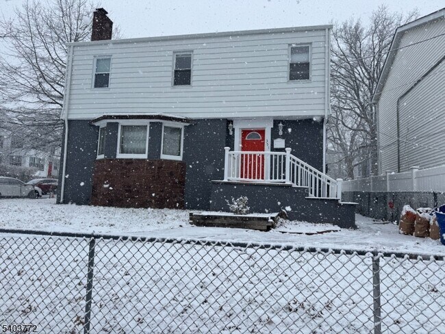 Building Photo - 351 Ogden St