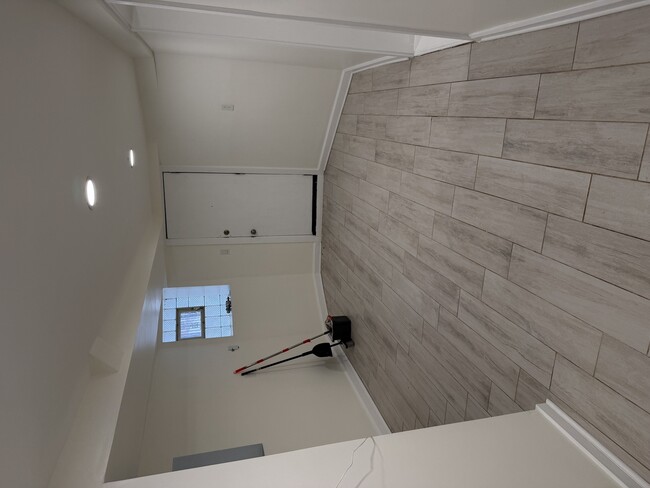 Building Photo - 2707 N Central Park Ave