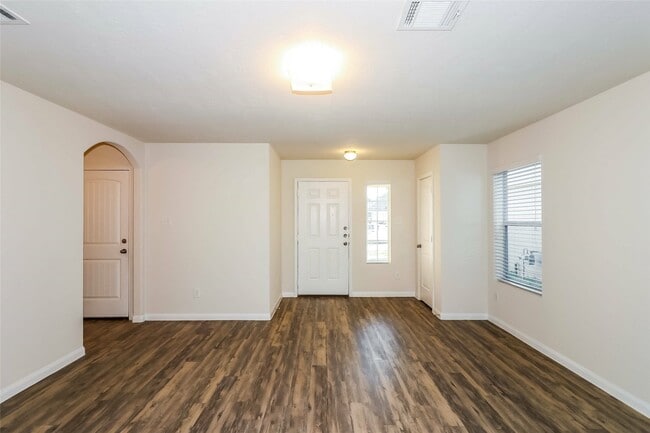 Building Photo - 18903 Venito Dr