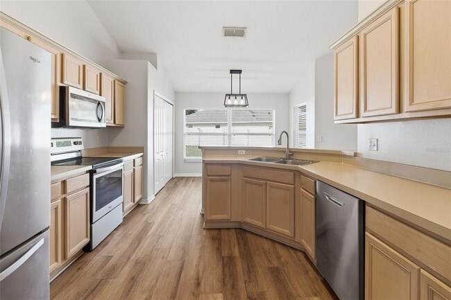 Building Photo - 896 Princeton Dr